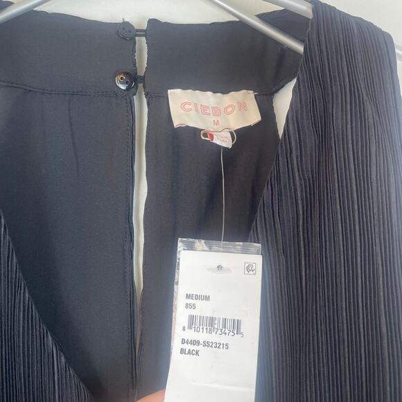 NWT Ciebon Black Halter Mini Dress Pleats Ruffled Hem SIZE Medium - Picture 3 of 8